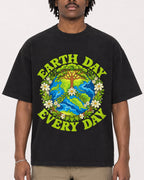 Mockup Boxy Heavyweight Tee Black male close-up 04