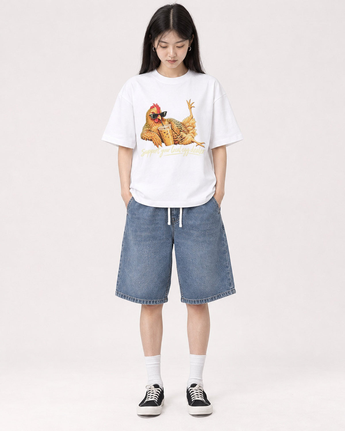 Mockup Boxy Heavyweight Tee White female full-body 01