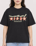 Mockup Boxy Heavyweight Tee Black female close-up 03