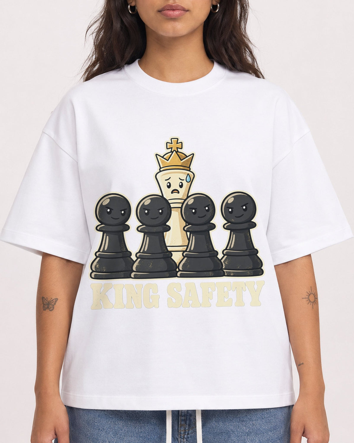 Mockup Boxy Heavyweight Tee White female close-up 06