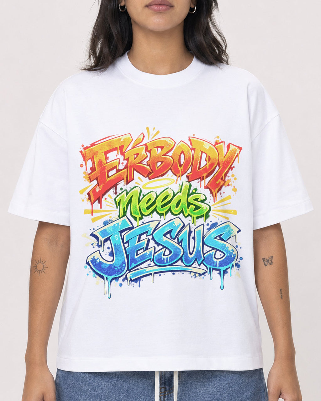 Mockup Boxy Heavyweight Tee White female close-up 36