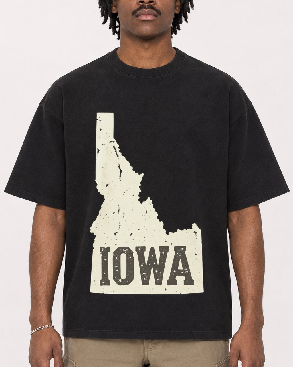 Mockup Boxy Heavyweight Tee Black male close-up 04