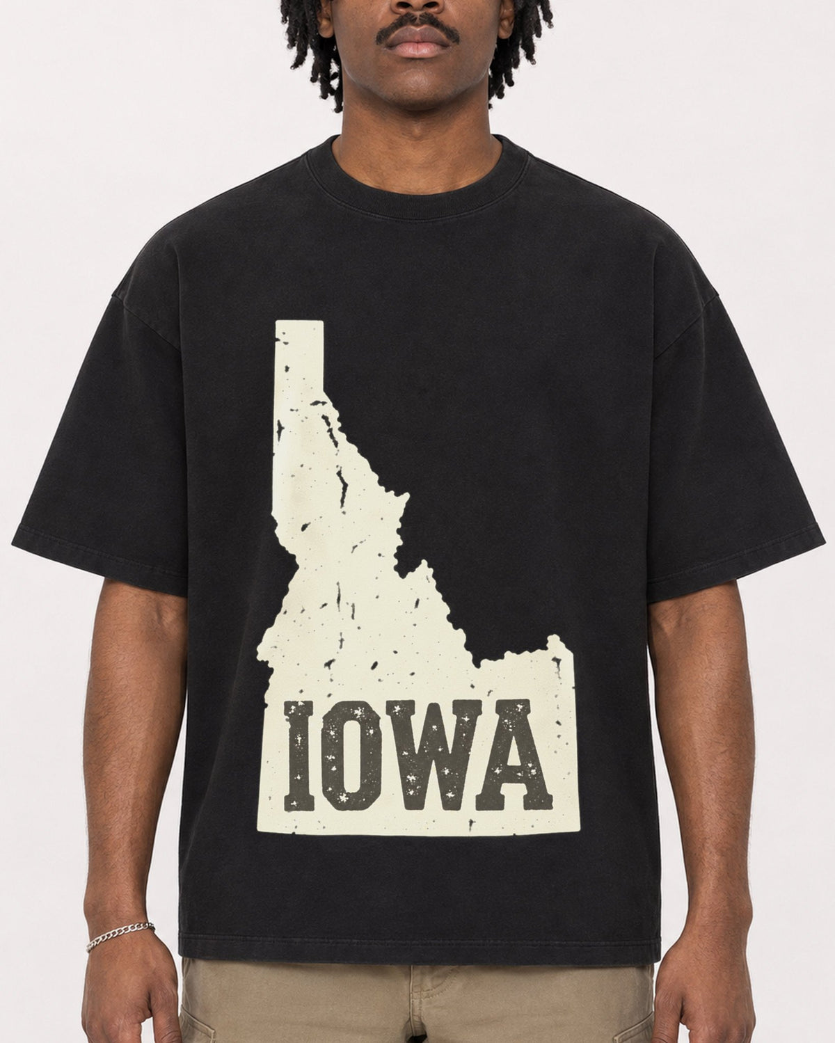 Mockup Boxy Heavyweight Tee Black male close-up 04