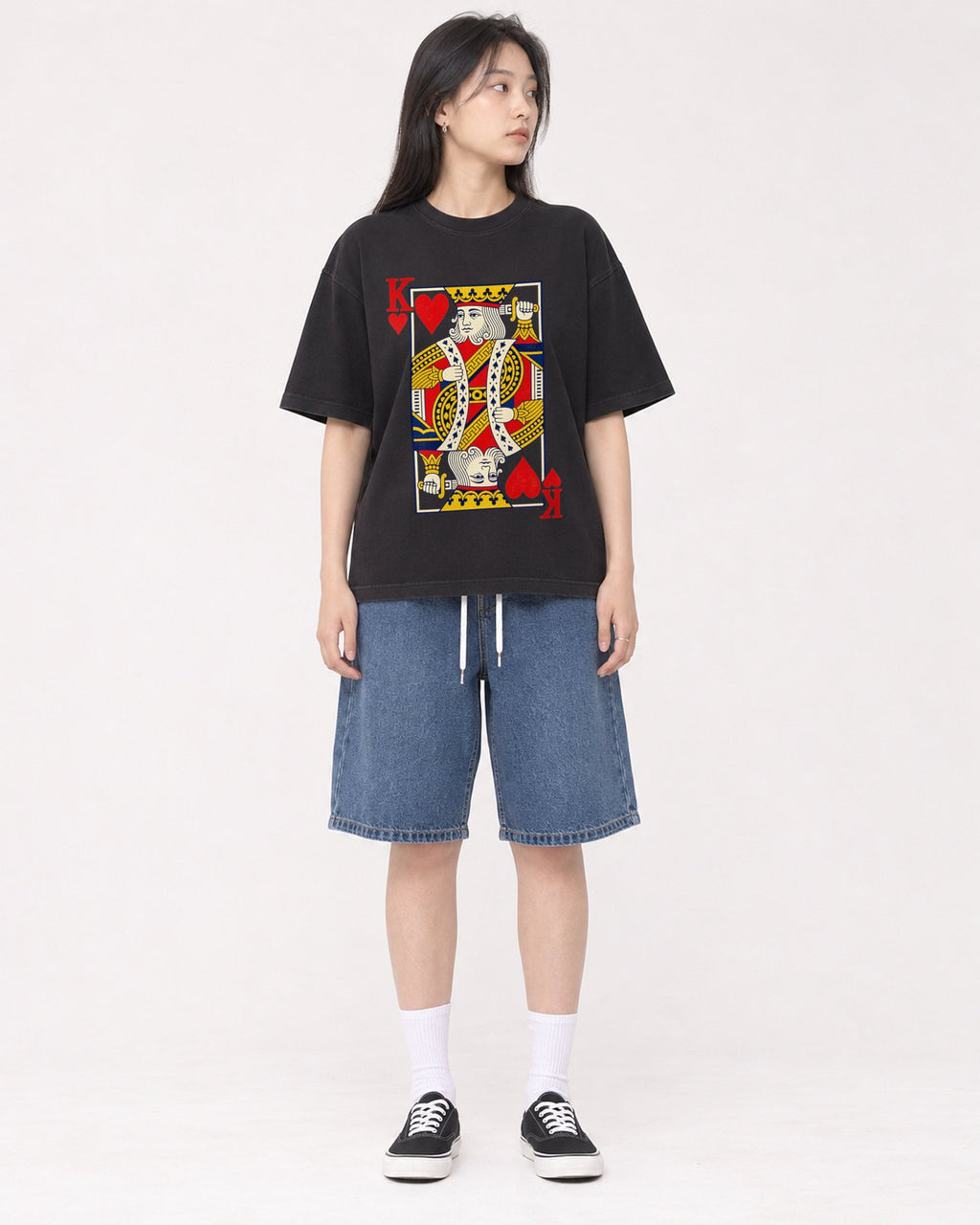Mockup Boxy Heavyweight Tee Black female full-body 01
