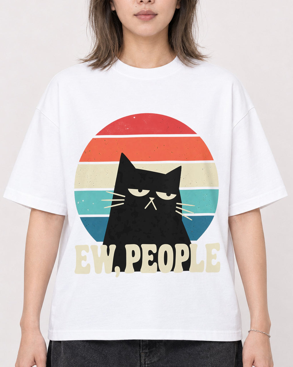 Mockup Boxy Heavyweight Tee White female close-up 33