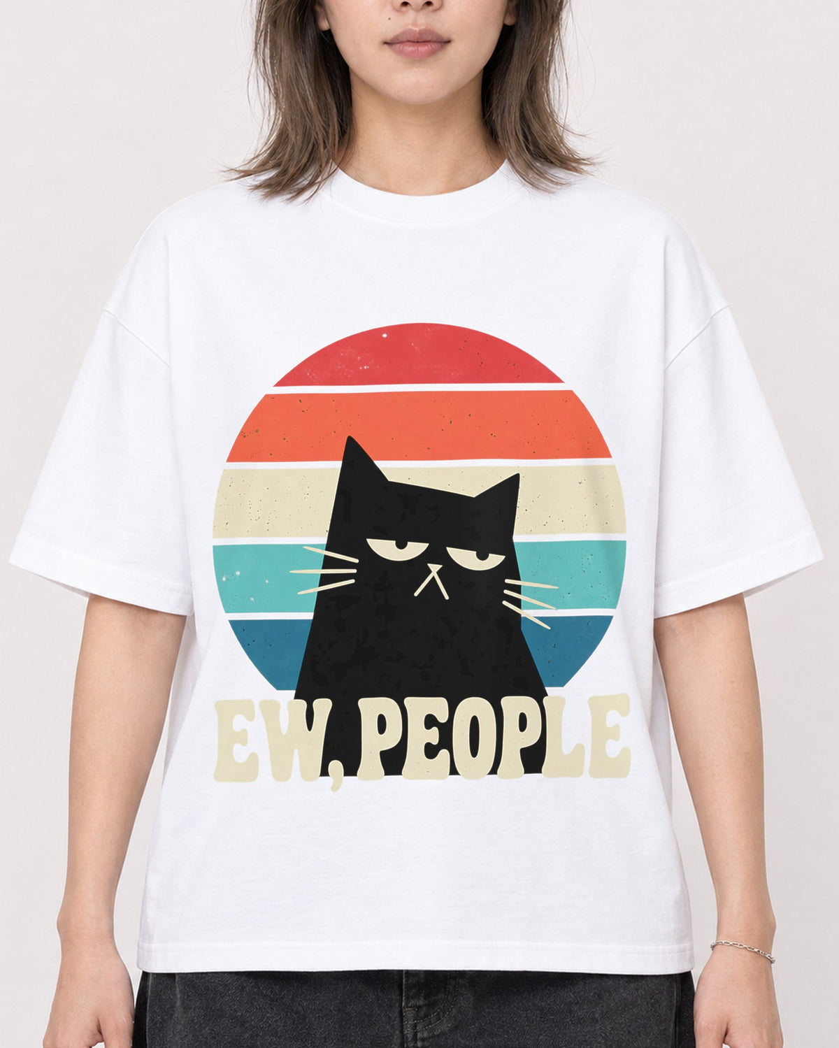Mockup Boxy Heavyweight Tee White female close-up 33