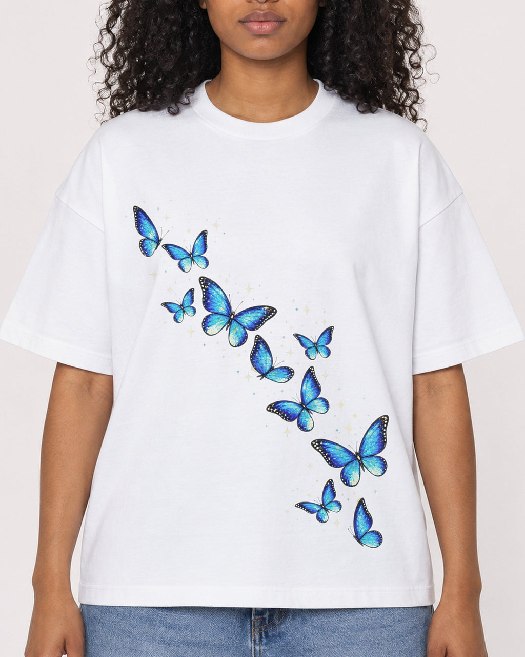 Mockup Boxy Heavyweight Tee White female close-up 05