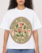 Mockup Boxy Heavyweight Tee White female close-up 10