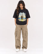 Mockup Boxy Heavyweight Tee Black female full-body 02