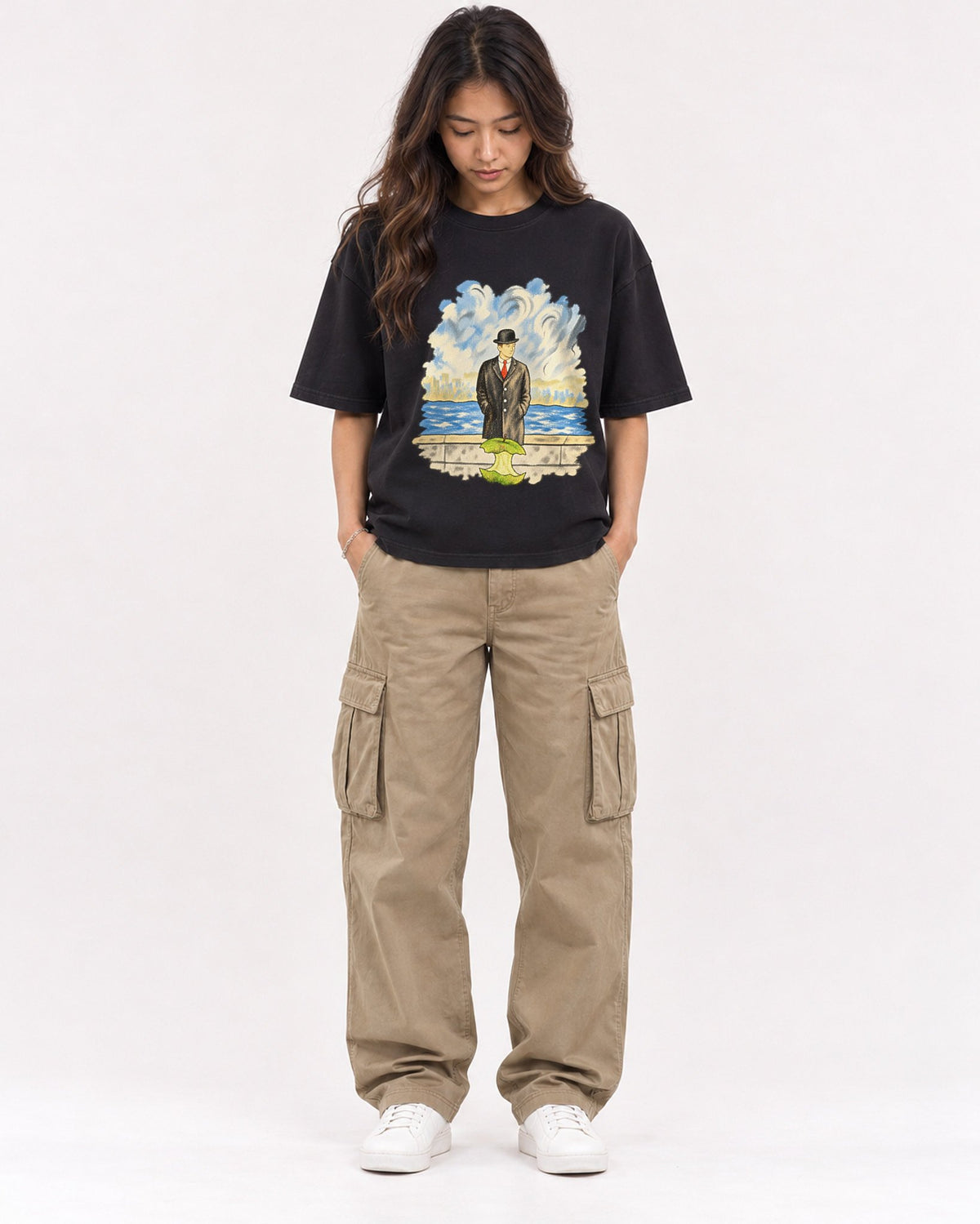 Mockup Boxy Heavyweight Tee Black female full-body 02