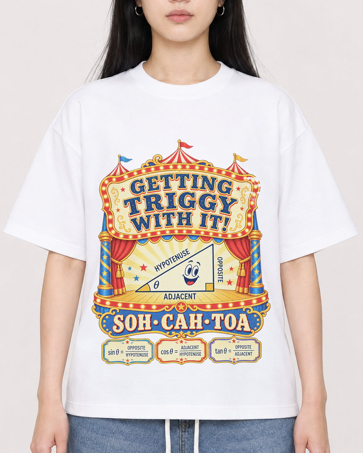 Mockup Boxy Heavyweight Tee White female close-up 01