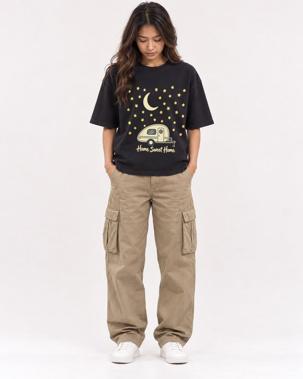 Mockup Boxy Heavyweight Tee Black female full-body 02