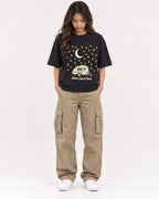 Mockup Boxy Heavyweight Tee Black female full-body 02
