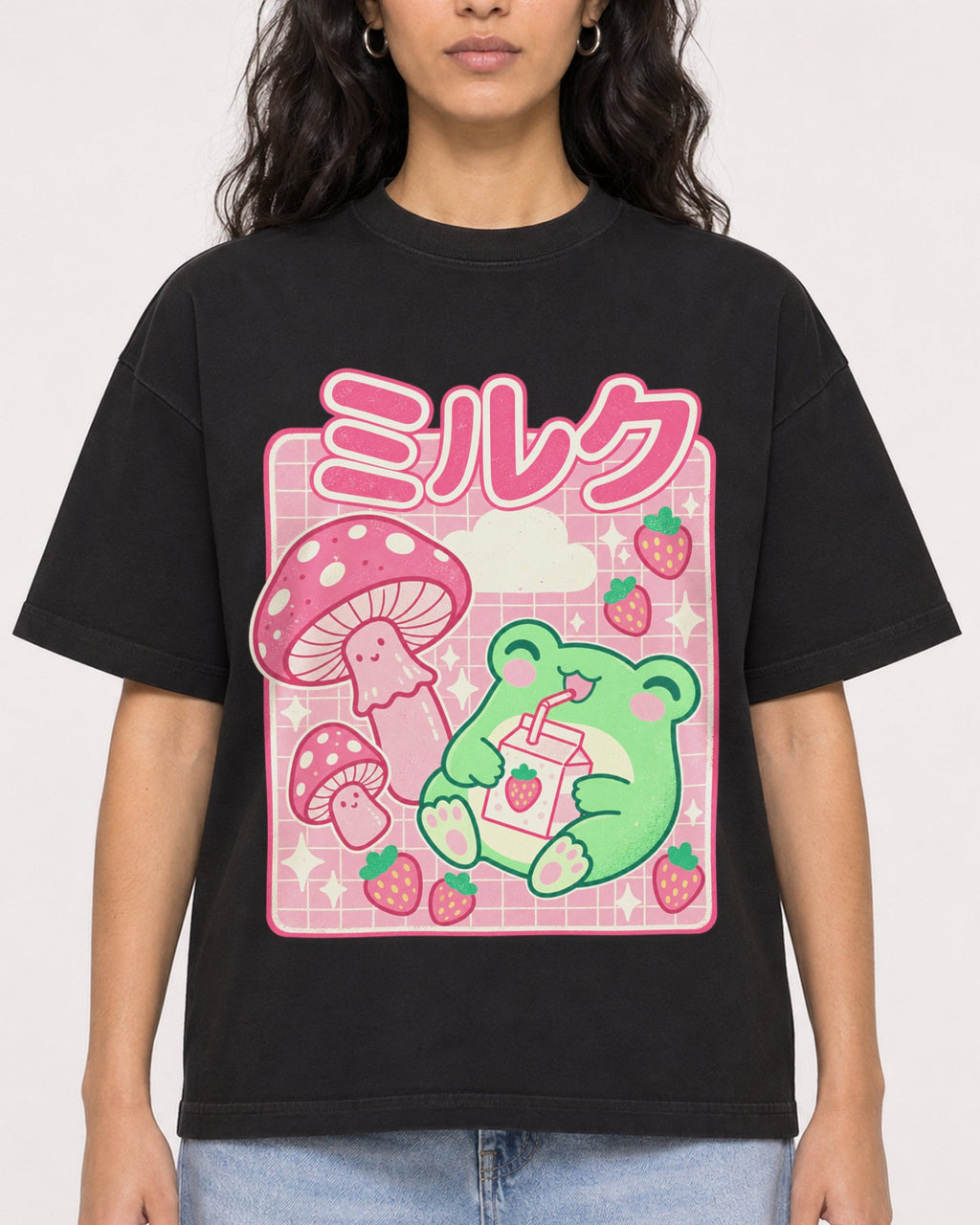 Mockup Boxy Heavyweight Tee Black female close-up 07