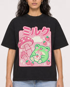Mockup Boxy Heavyweight Tee Black female close-up 07