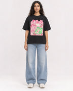 Mockup Boxy Heavyweight Tee Black female full-body 07