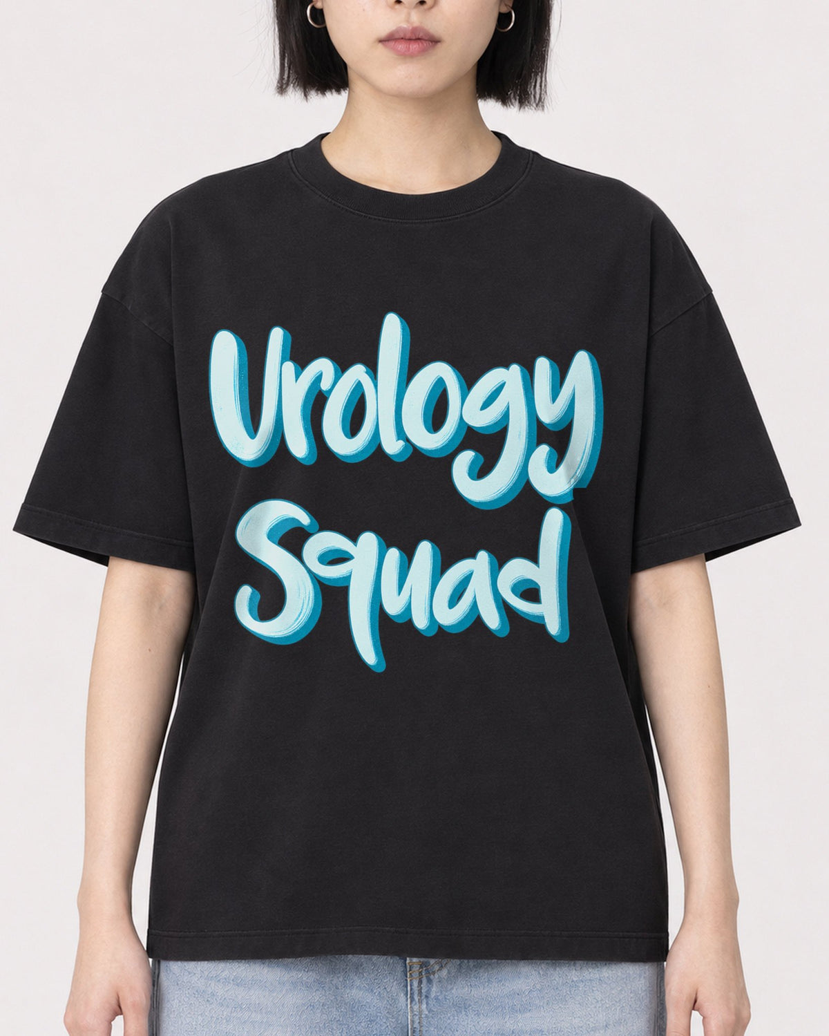 Mockup Boxy Heavyweight Tee Black female close-up 11