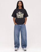 Mockup Boxy Heavyweight Tee Black female full-body 04