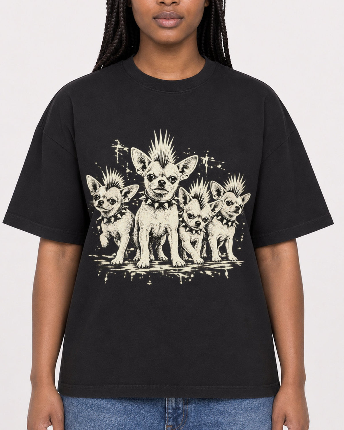 Mockup Boxy Heavyweight Tee Black female close-up 04