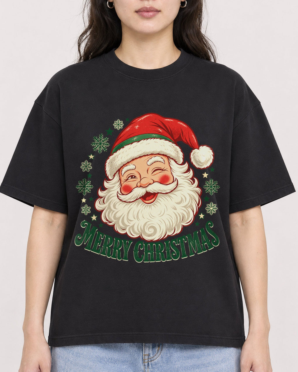 Mockup Boxy Heavyweight Tee Black female close-up 03