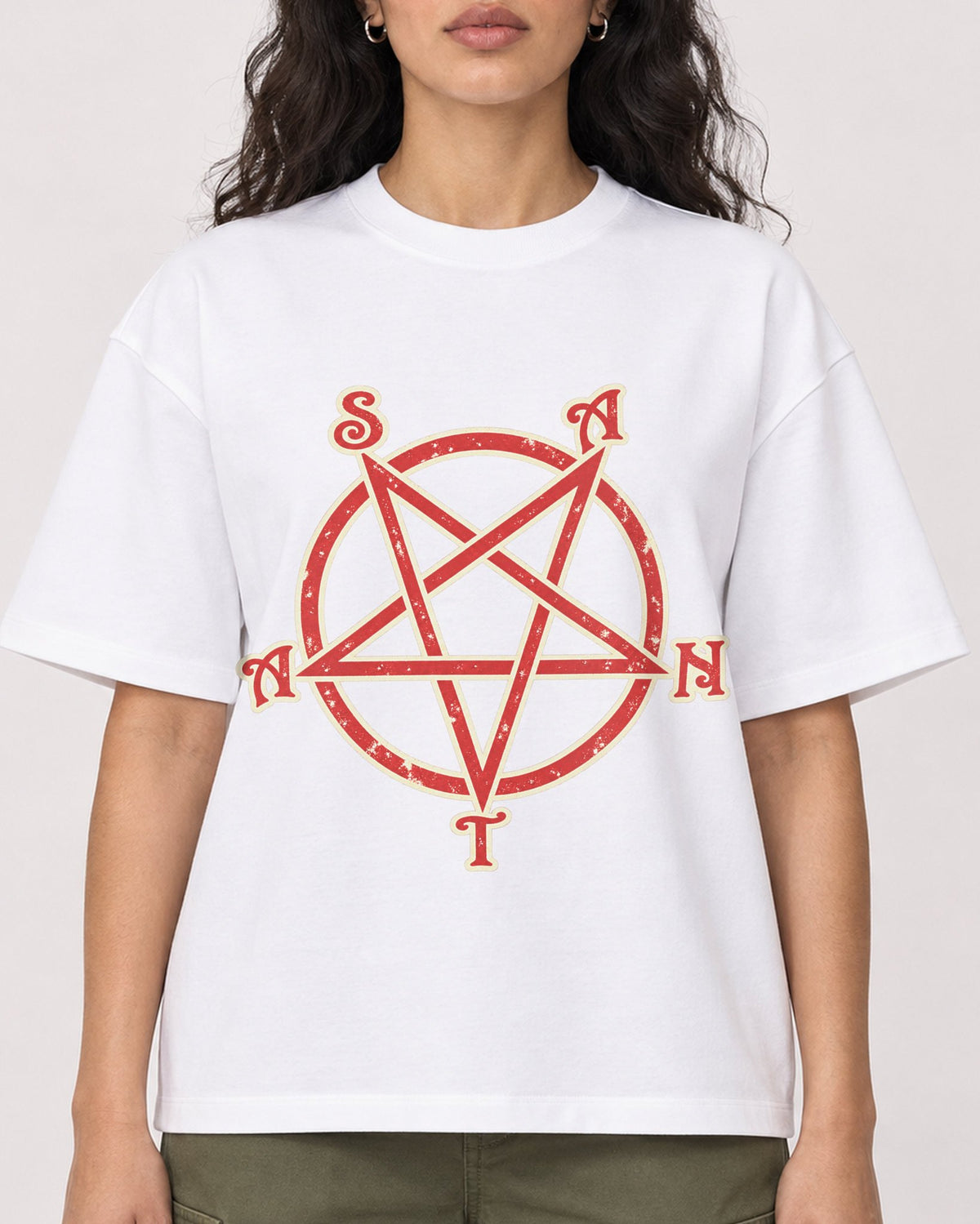 Mockup Boxy Heavyweight Tee White female close-up 07