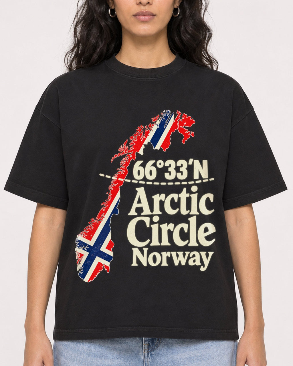 Mockup Boxy Heavyweight Tee Black female close-up 07