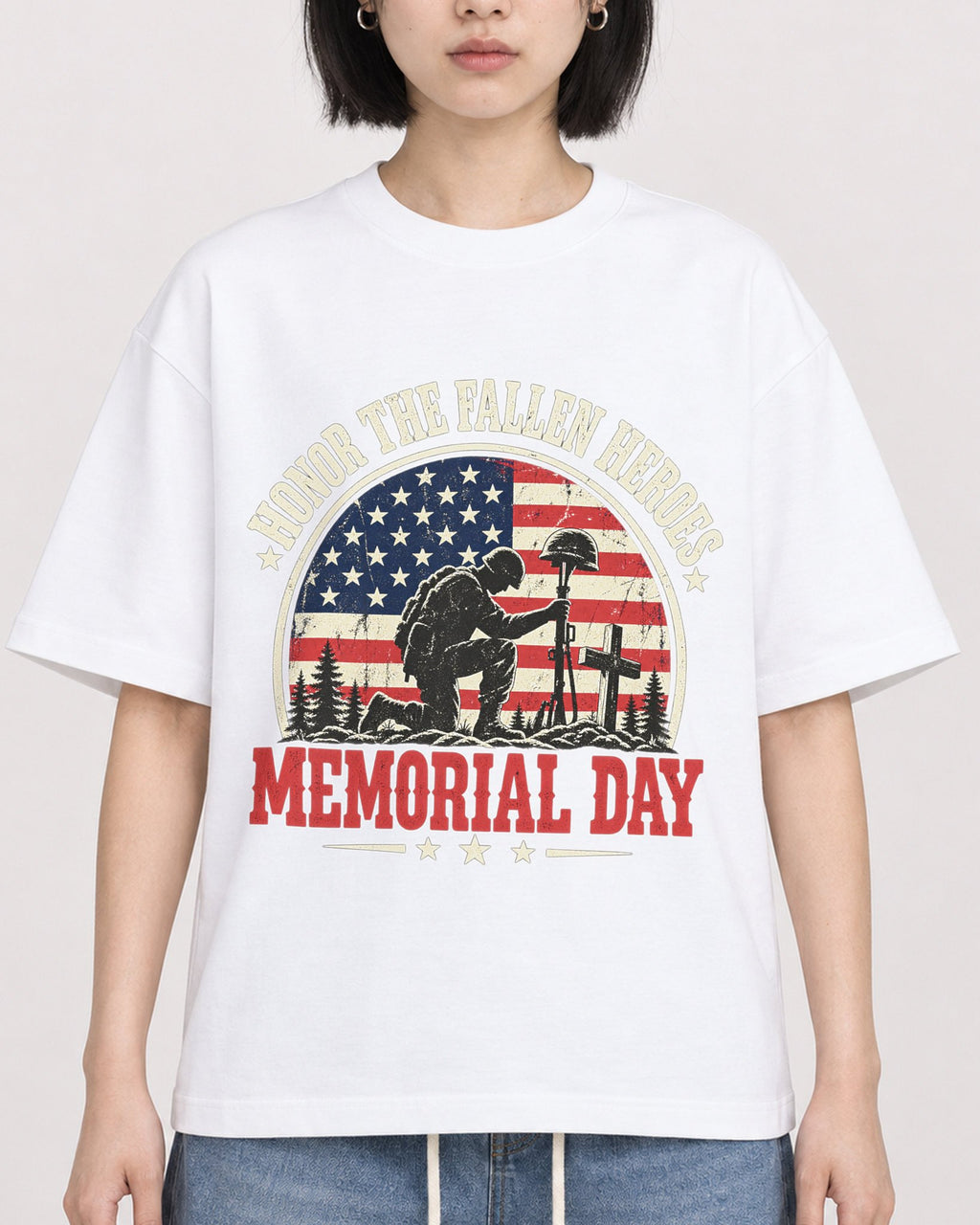 Mockup Boxy Heavyweight Tee White female close-up 11