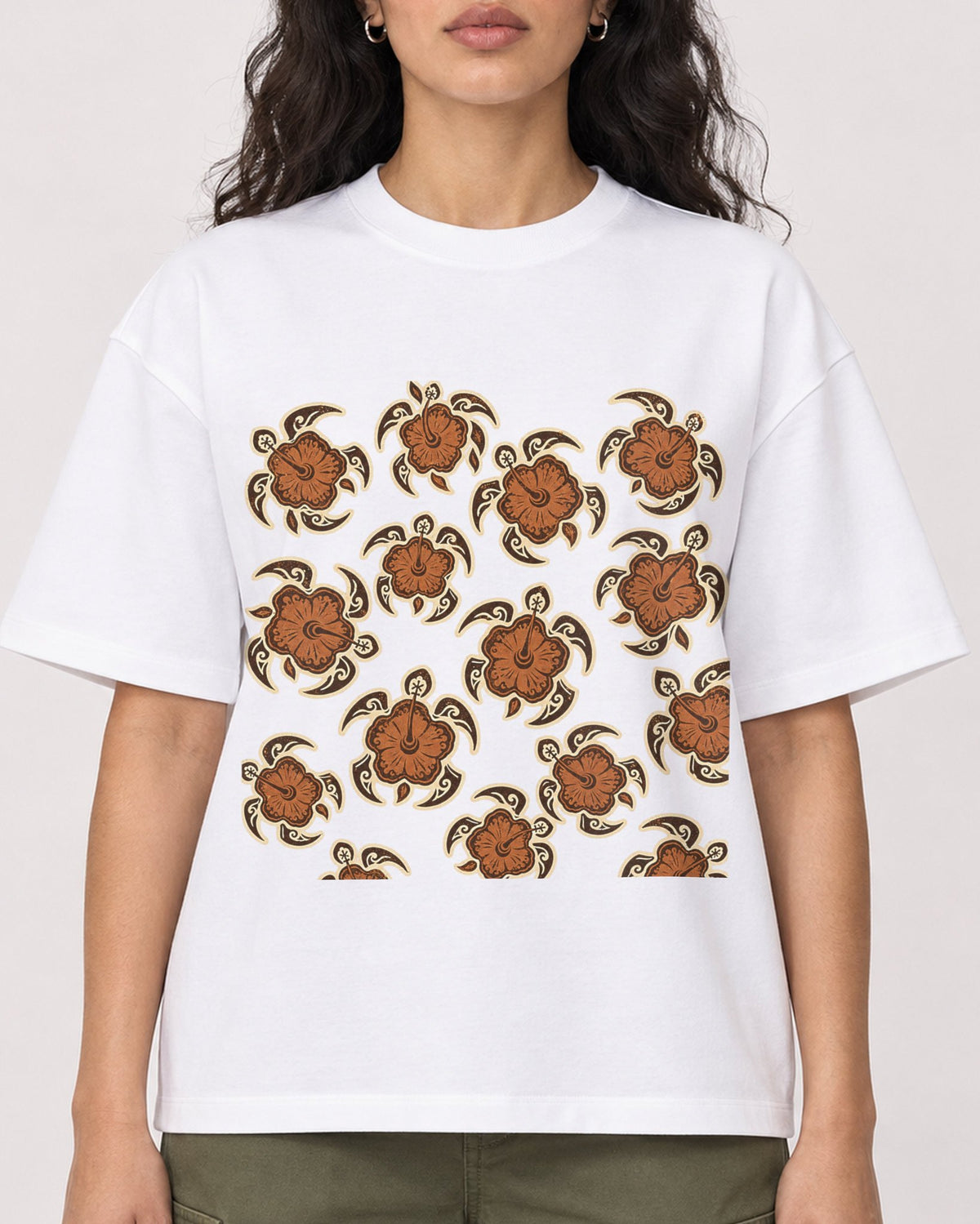 Mockup Boxy Heavyweight Tee White female close-up 07