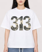 Mockup Boxy Heavyweight Tee White female close-up 01