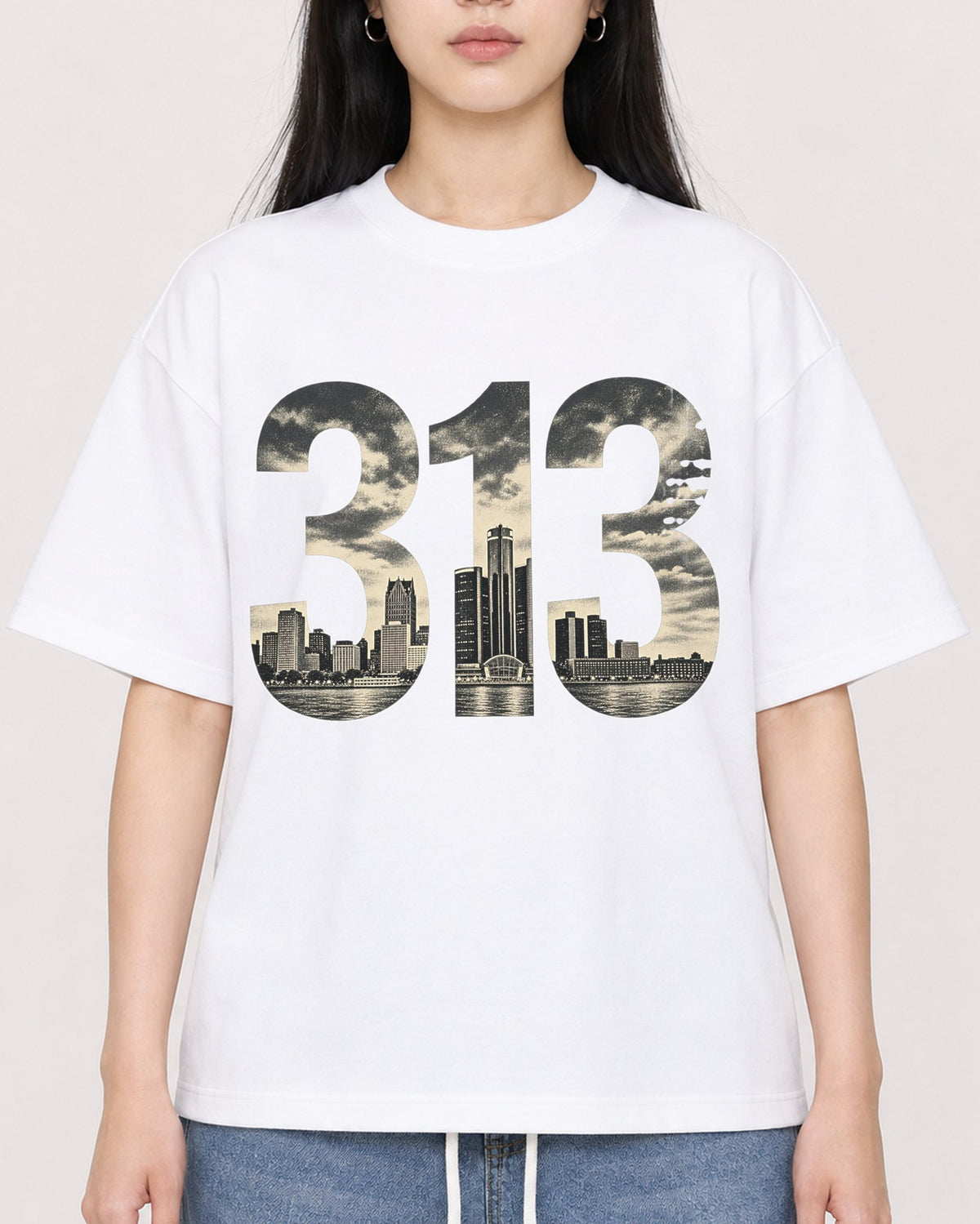 Mockup Boxy Heavyweight Tee White female close-up 01