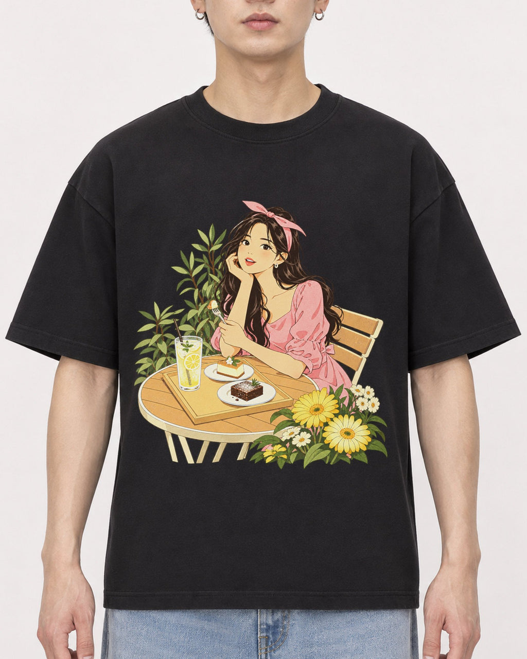 Mockup Boxy Heavyweight Tee Black male close-up 01