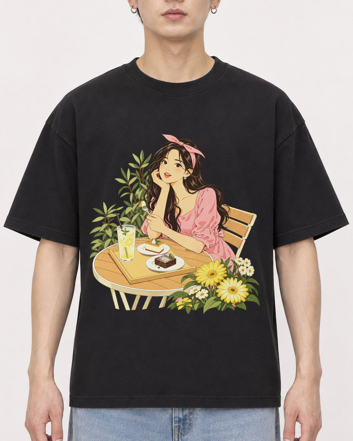 Mockup Boxy Heavyweight Tee Black male close-up 01