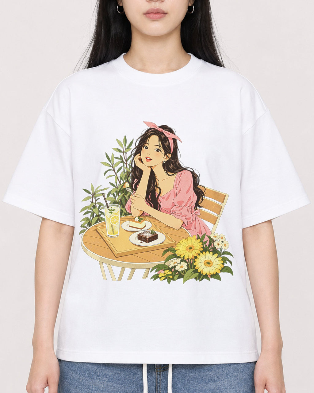 Mockup Boxy Heavyweight Tee White female close-up 01