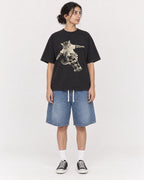 Mockup Boxy Heavyweight Tee Black female full-body 17