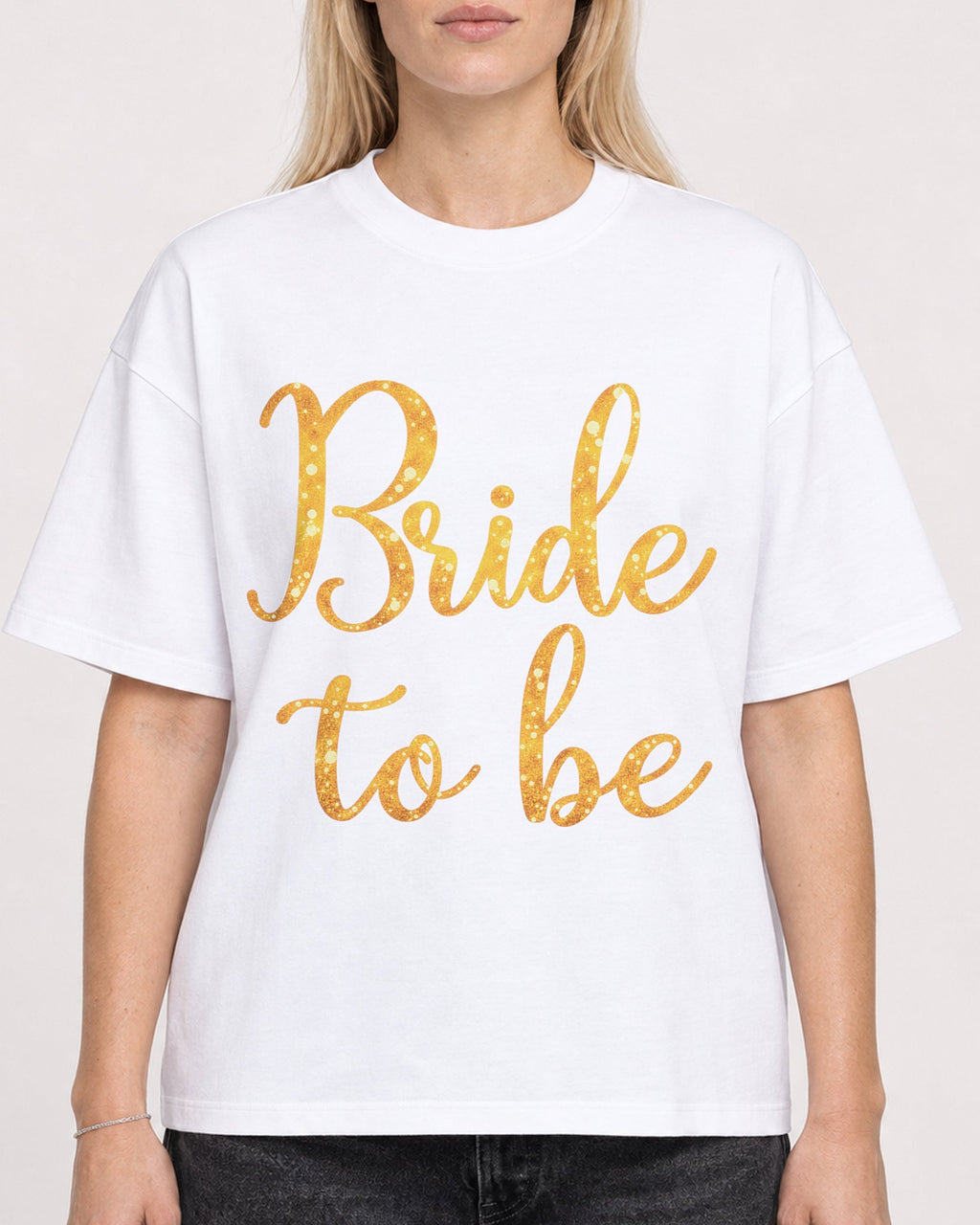 Mockup Boxy Heavyweight Tee White female close-up 08
