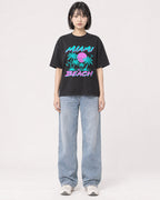 Mockup Boxy Heavyweight Tee Black female full-body 11