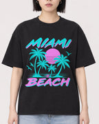 Mockup Boxy Heavyweight Tee Black female close-up 11