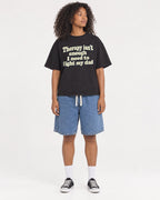 Mockup Boxy Heavyweight Tee Black female full-body 05