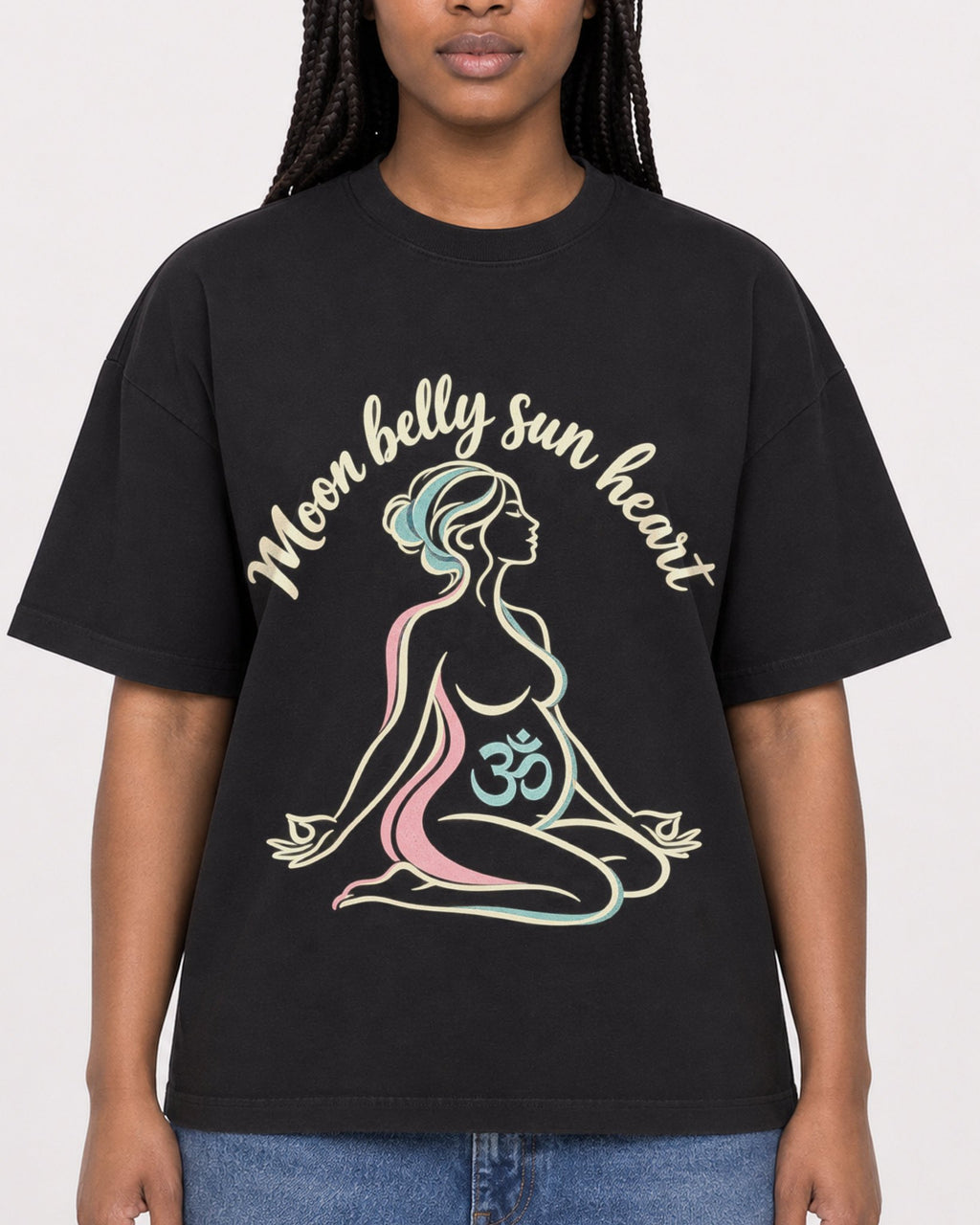 Mockup Boxy Heavyweight Tee Black female close-up 04