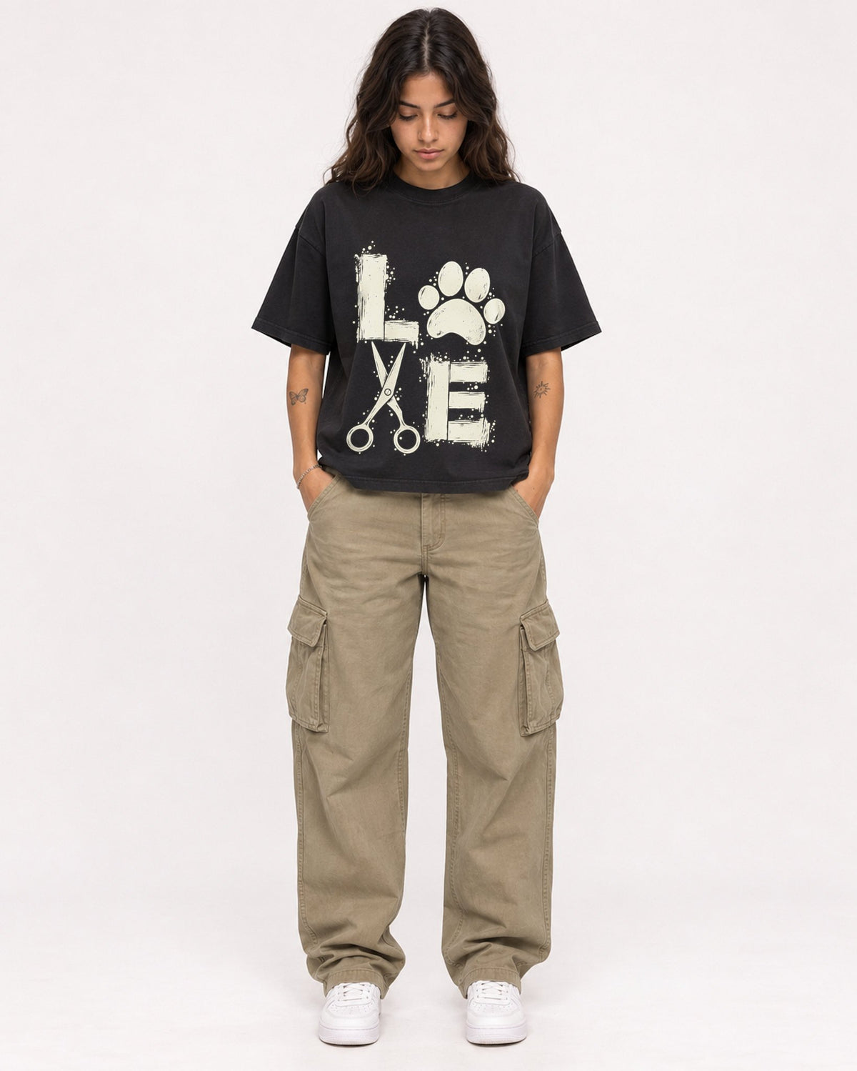 Mockup Boxy Heavyweight Tee Black female full-body 06
