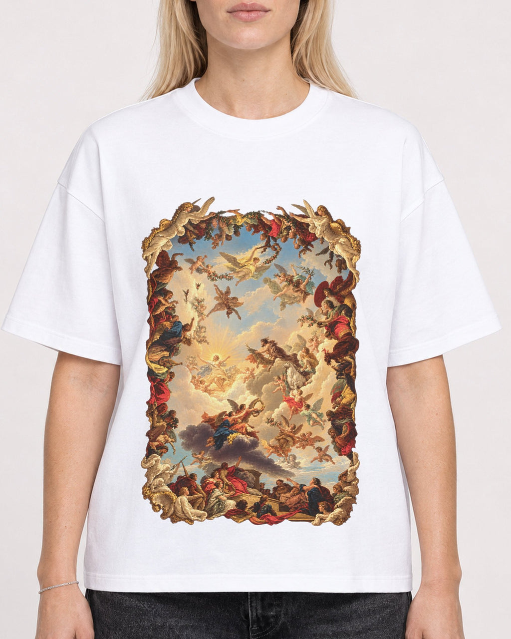 Mockup Boxy Heavyweight Tee White female close-up 08