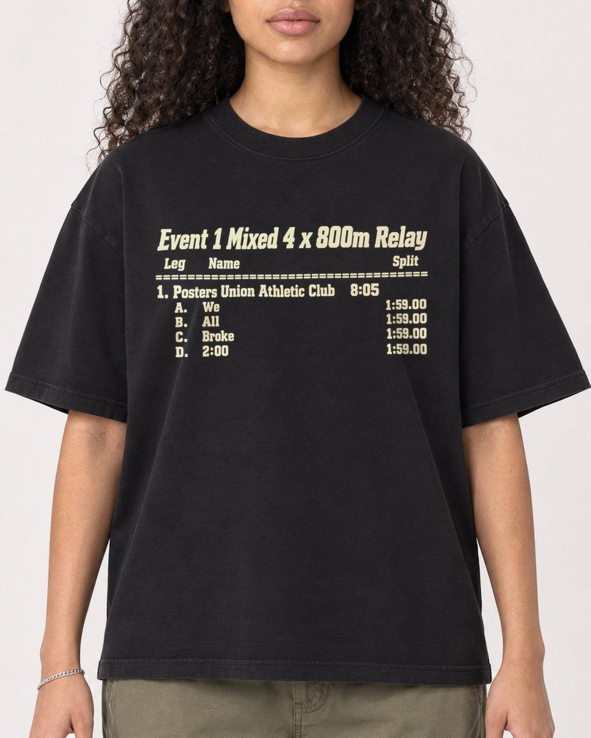 Mockup Boxy Heavyweight Tee Black female close-up 10