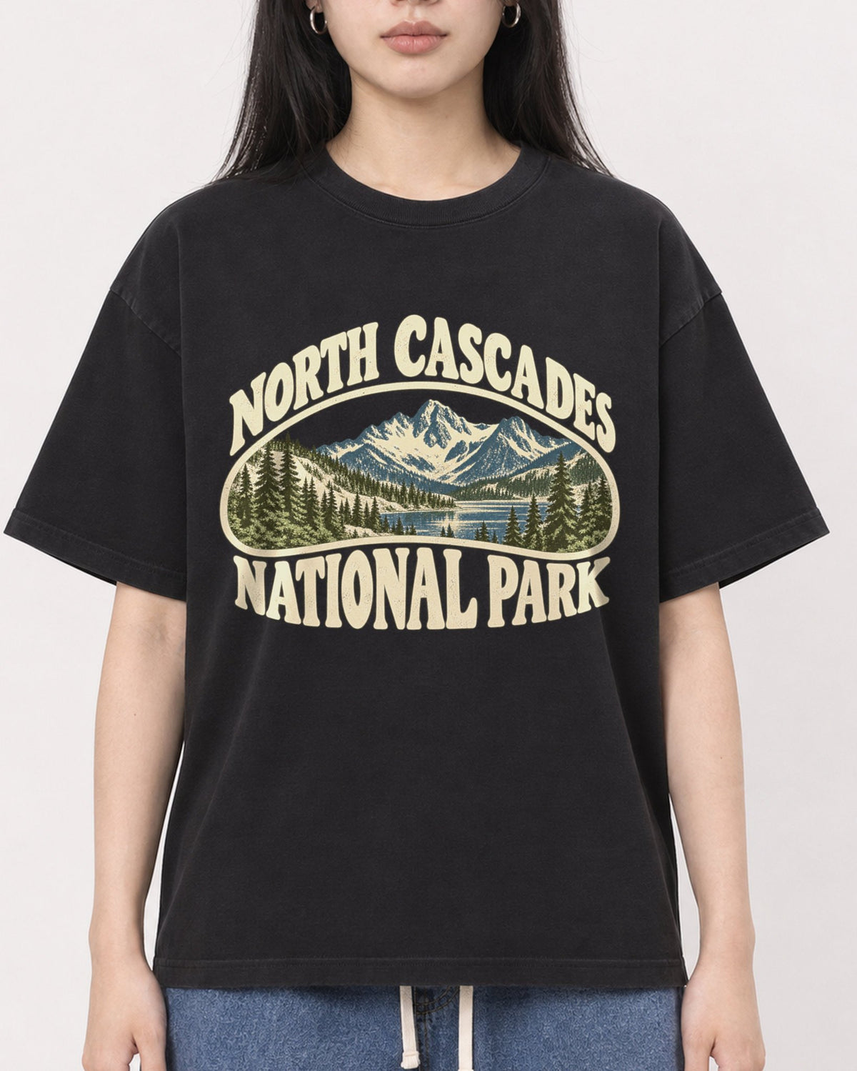 Mockup Boxy Heavyweight Tee Black female close-up 01