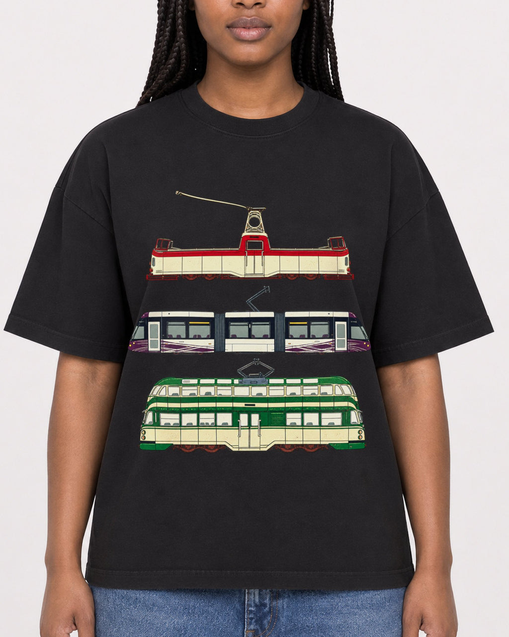 Mockup Boxy Heavyweight Tee Black female close-up 04