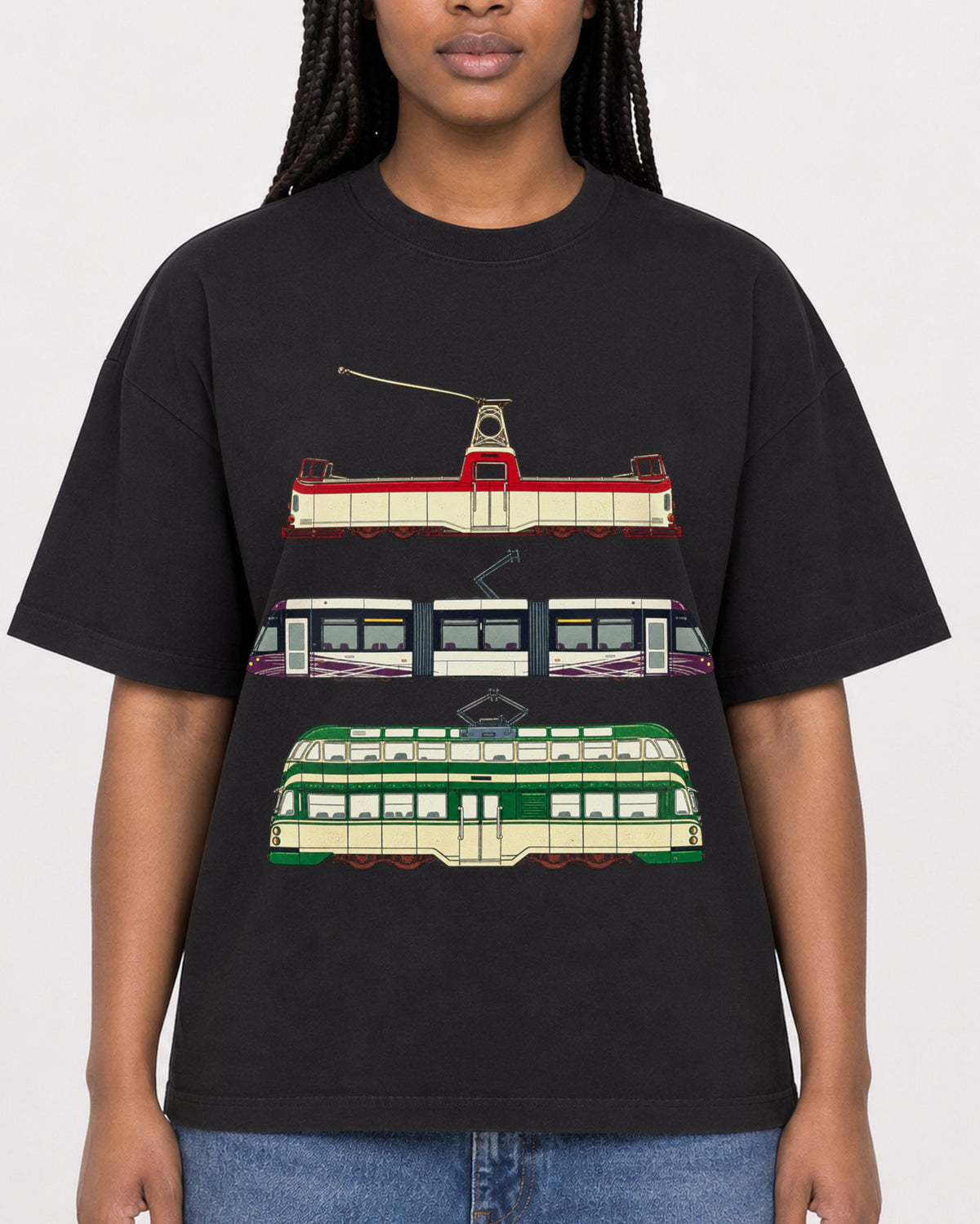Mockup Boxy Heavyweight Tee Black female close-up 04