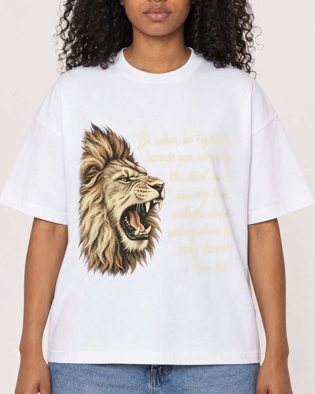 Mockup Boxy Heavyweight Tee White female close-up 05