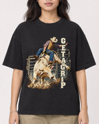 Mockup Boxy Heavyweight Tee Black female close-up 02