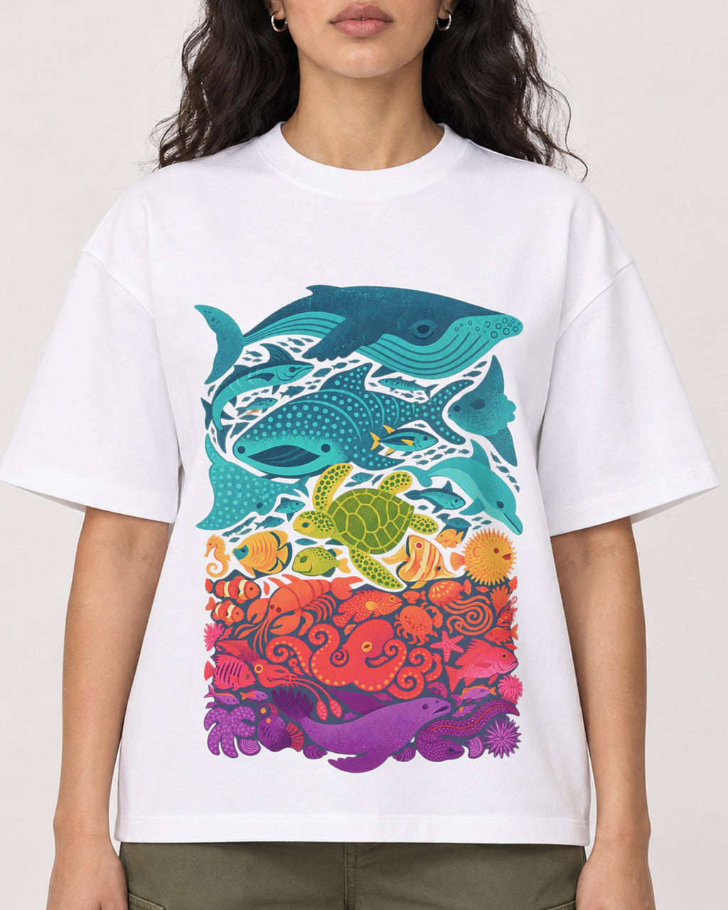 Mockup Boxy Heavyweight Tee White female close-up 07