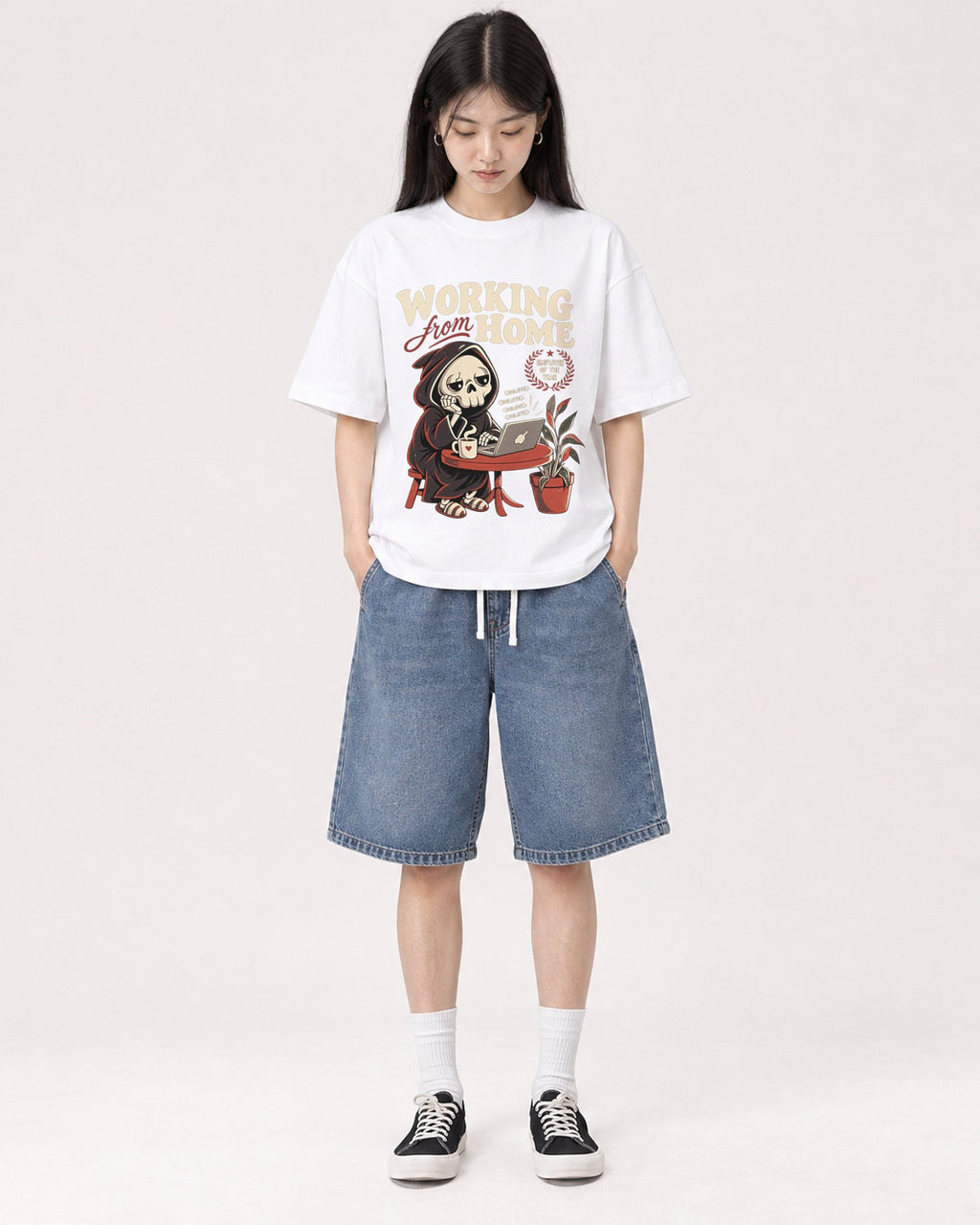Mockup Boxy Heavyweight Tee White female full-body 01