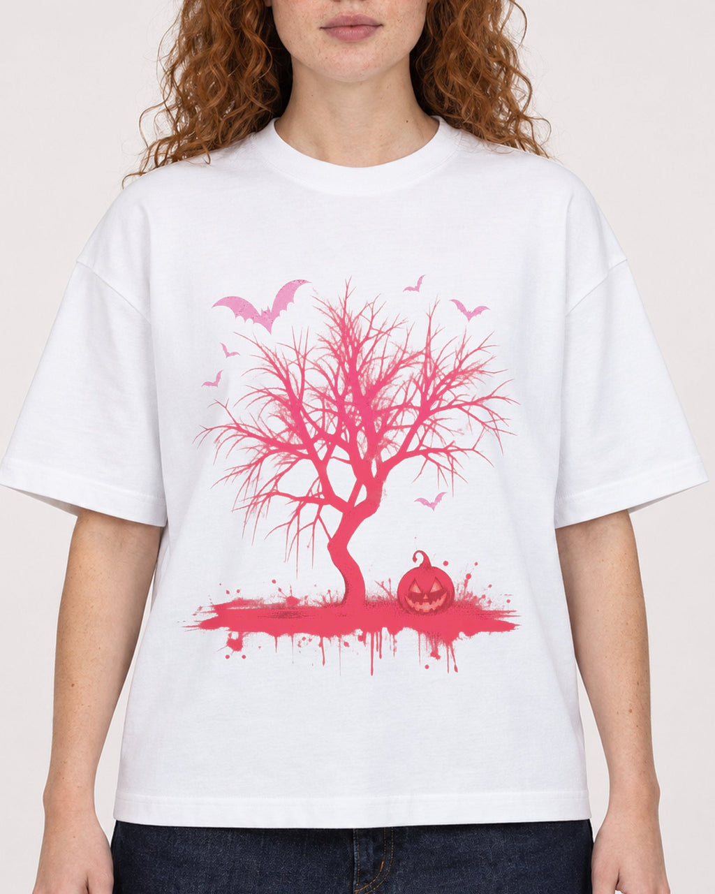 Mockup Boxy Heavyweight Tee White female close-up 09